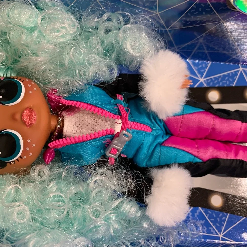 Winter Chill Icy Gurl And Brrr B.B Doll Girl LOL Surprise OMG Includes Items Pic